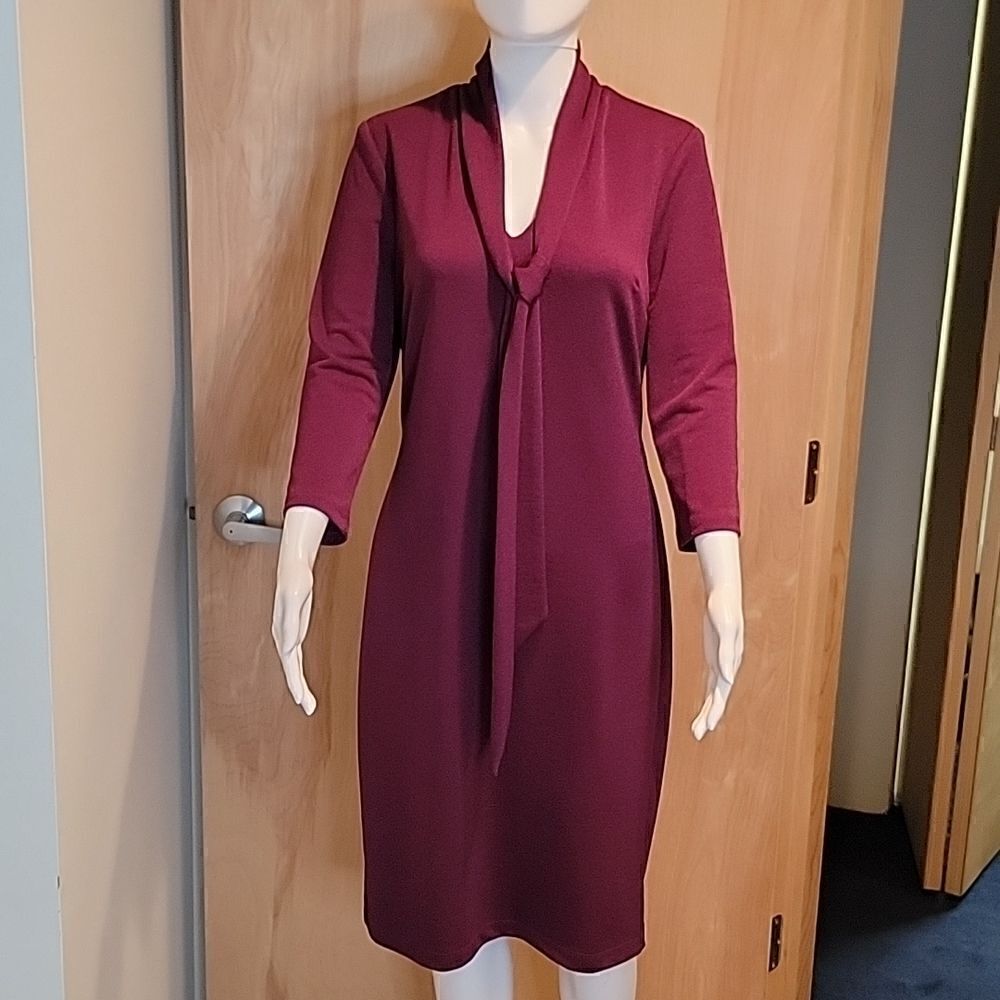 NWOT Alton Gray wine tie neck sheath dress